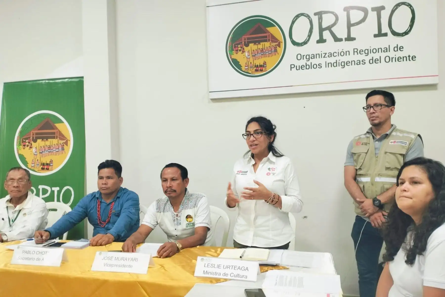 En Iquitos, la ministra Leslie Urteaga (Cultura) dialogó con representantes de pueblos indígenas. Foto: MINCUL/ Difusión