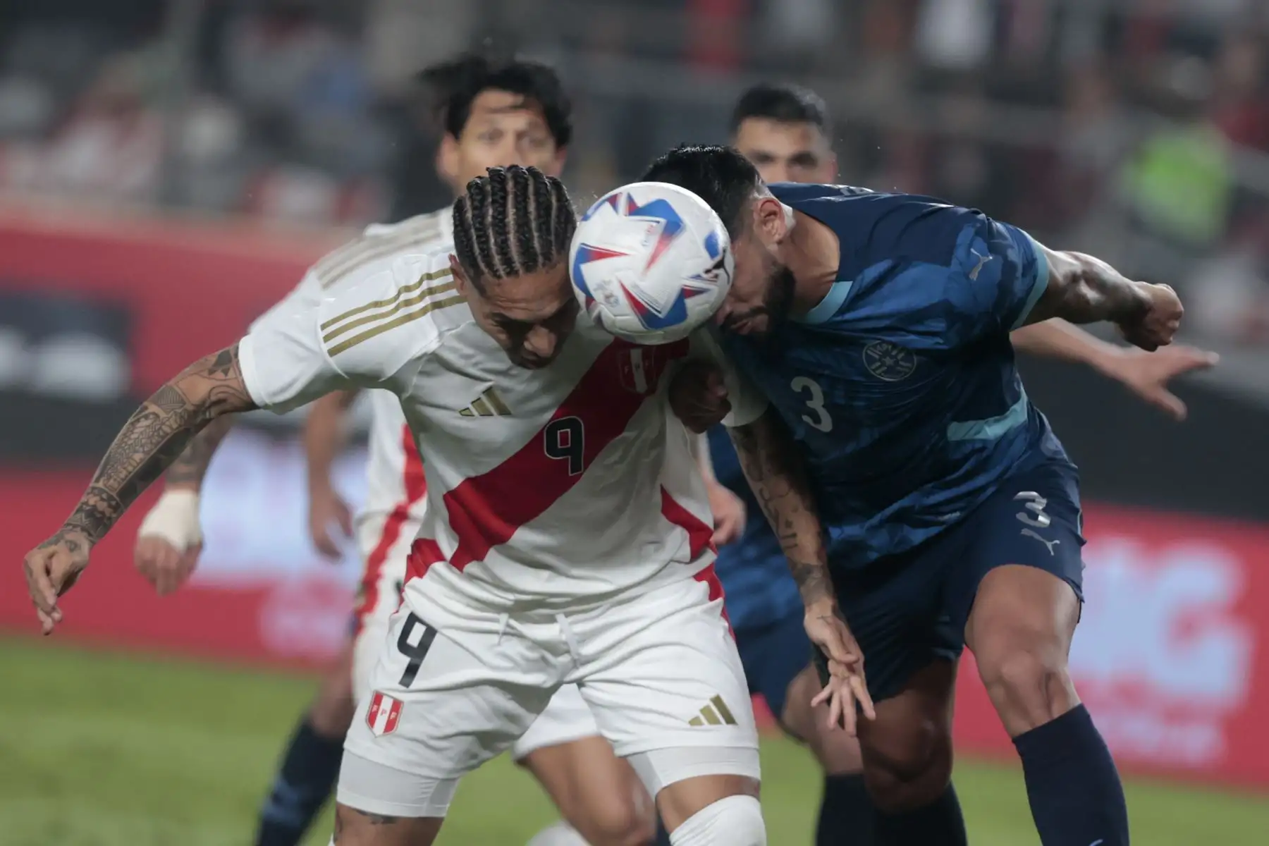Selección peruana ante su similar de Paraguay, en el Estadio Monumental, donde el equipo de Jorge Fossati se despedí del país para luego competir en la Copa América, que se jugará en Estados Unidos. Foto: ANDINA/ Vidal Tarqui