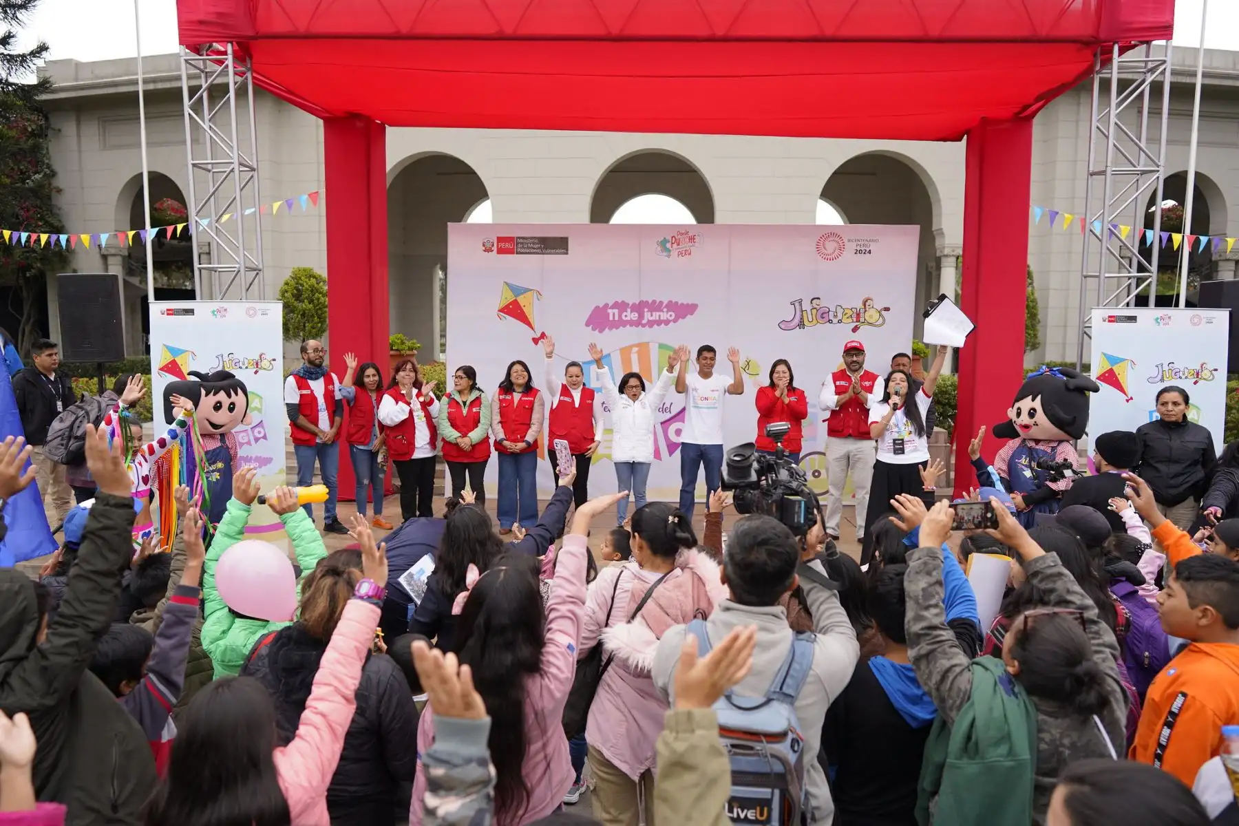 Ministerio de la Mujer y Poblaciones Vulnerables organiza la feria lúdica multisectorial por el Día Internacional del Juego: “El Juego es un Derecho, Juguemos”.
Foto: MIMP