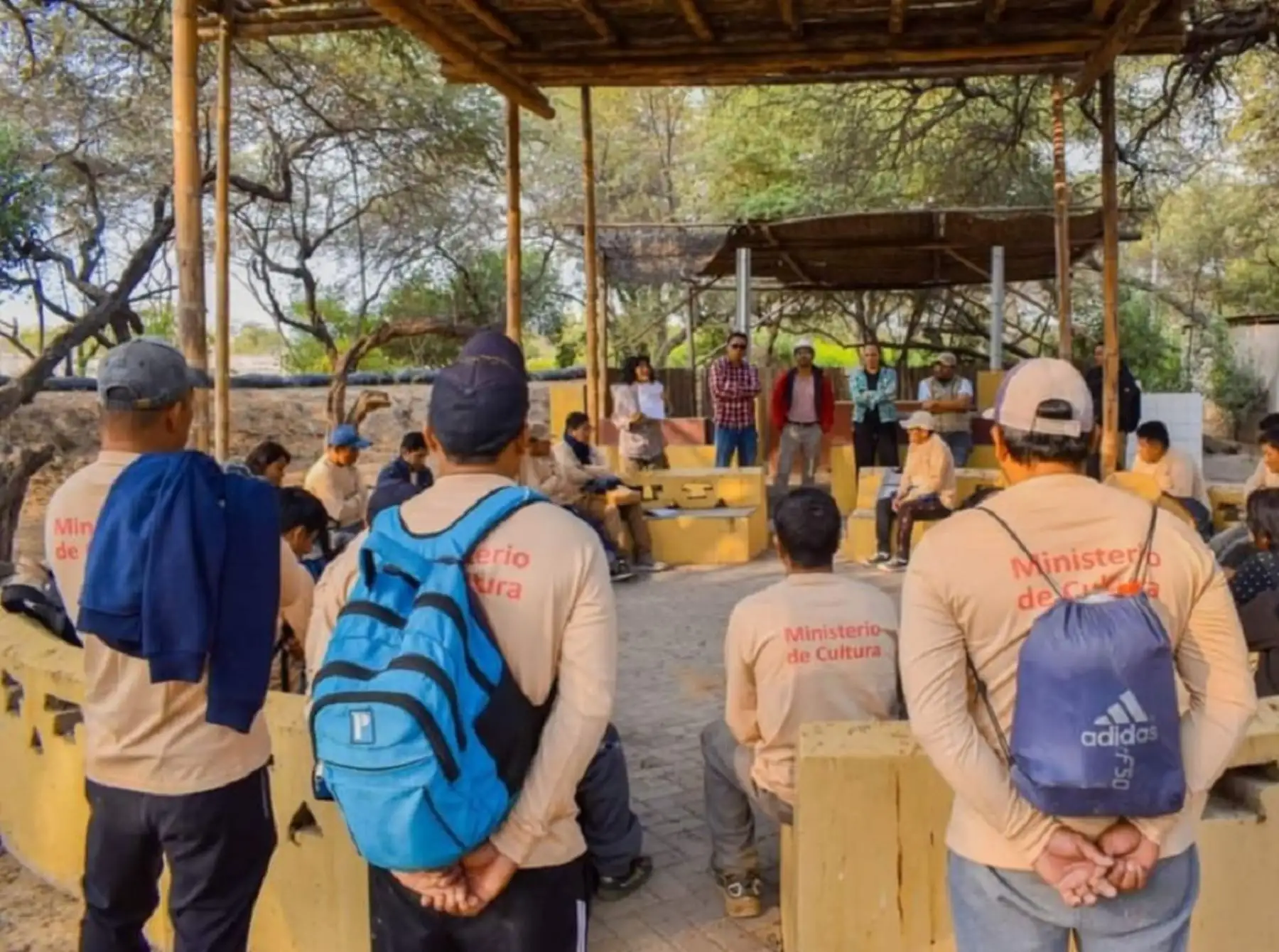 En los trabajos de conservación y restauración arqueológica que se ejecutarán en las diversas huacas ubicadas en el complejo arqueológico Túcume participarán pobladores de las comunidades de la zona.