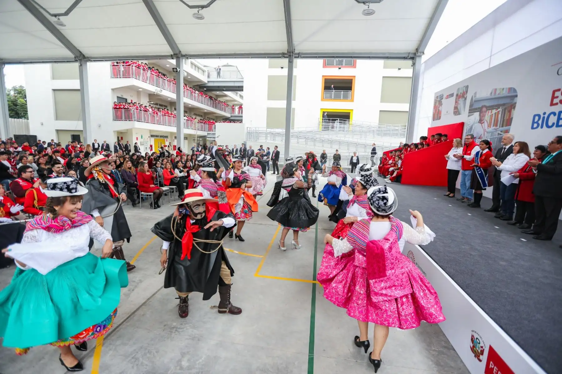 La presidenta Dina Boluarte inaugura la séptima Escuela Bicentenario, I.E. 0083 San Juan Macías, en San Luis. Foto: ANDINA/ Prensa Presidencia