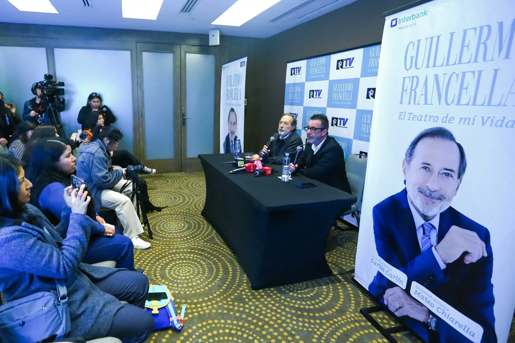 El actor, productor y director argentino Guillermo Francella regresa al Perú, para presentar su obra : “Teatro de mi vida”, una íntima propuesta que irá los días 11 y 12 de junio. En la presentación, estará acompañado por el actor peruano Carlos Carlín. 
Foto: ANDINA/Eddy Ramos