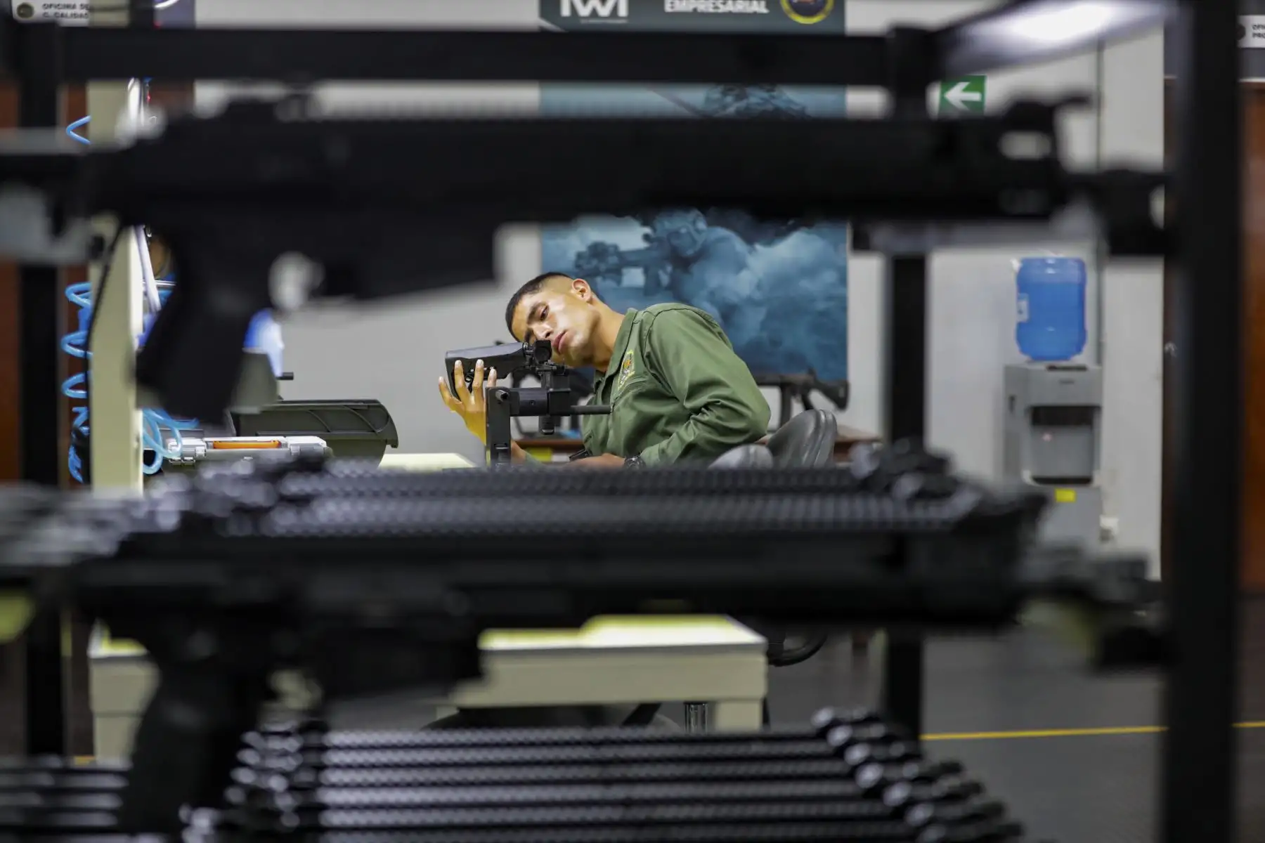 A la fecha la fábrica ha entregado 500 fusiles ARAD 7 al Ejército del Perú, que han superado satisfactoriamente los controles de calidad y funcionamiento, y las labores se mantendrán hasta completar el lote de 10 mil unidades. Foto: ANDINA/PCM