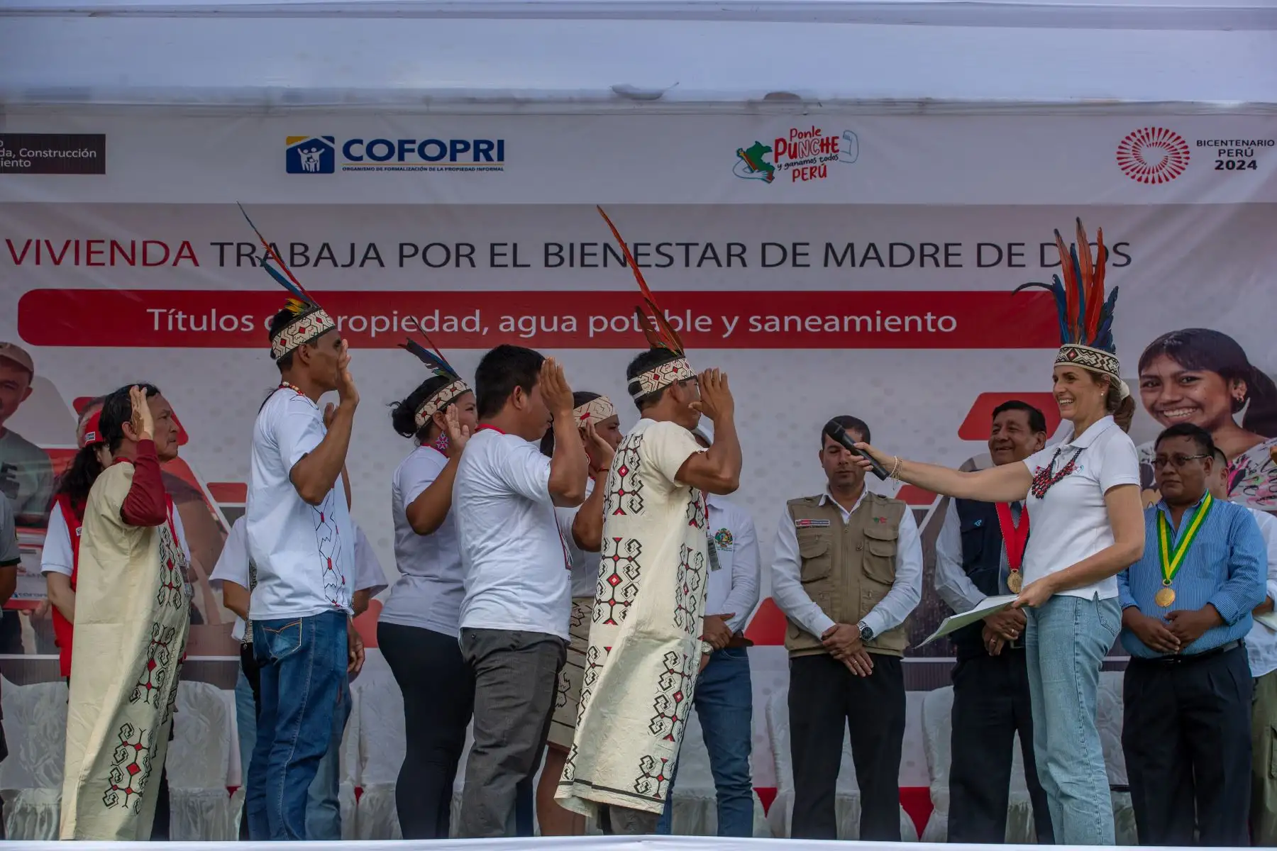 Este significativo logro se materializa gracias al arduo trabajo desplegado por las brigadas de Cofopri, cuyos esfuerzos se han concentrado en la titulación de 1,484 viviendas y 117 instituciones públicas, los cuales repercuten positivamente en miles de familias y cientos de colegios, postas de salud, centros médicos y áreas destinadas a la salud de la región. Foto: ANDINA/Difusión