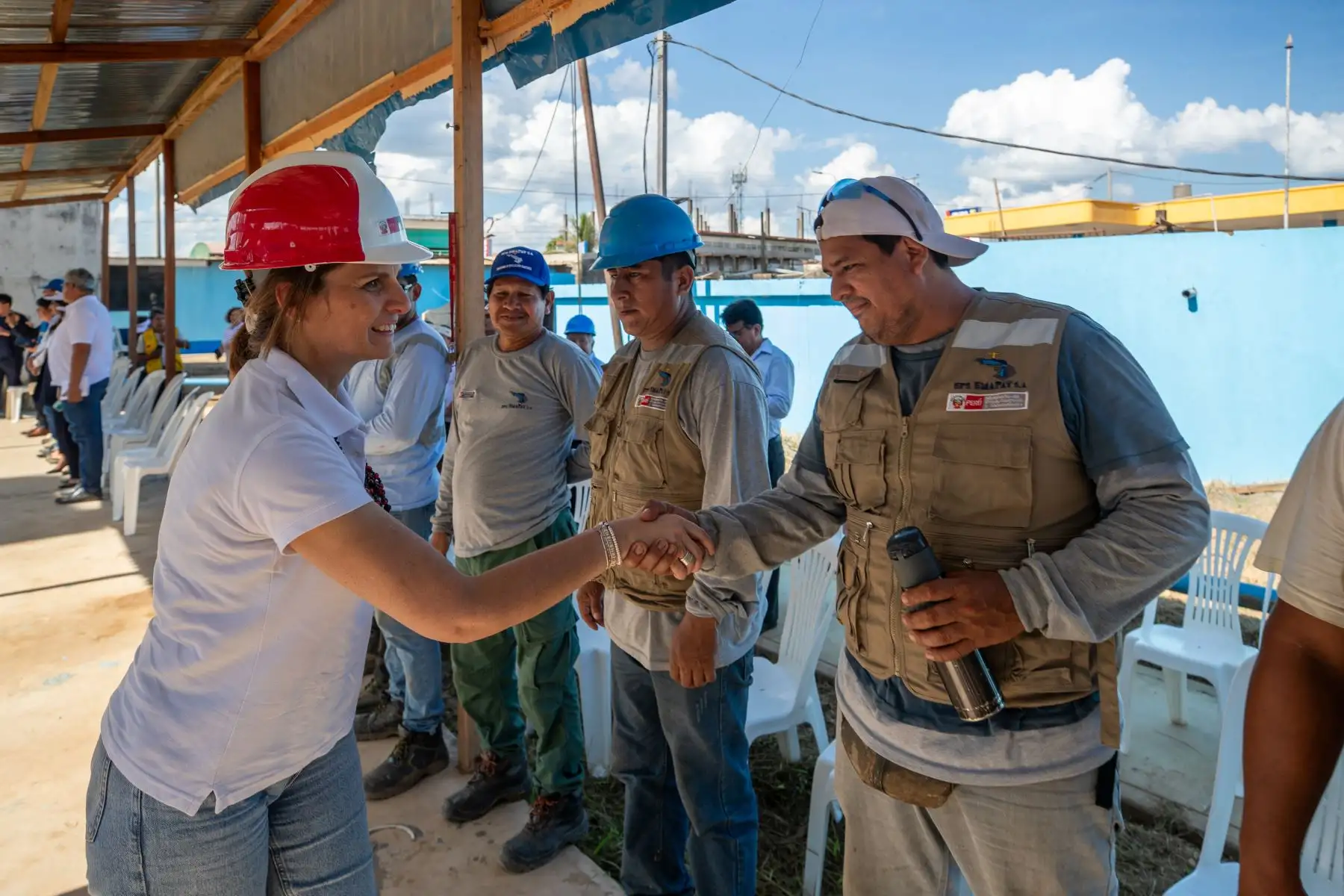 La ceremonia, estuvo presidida por la ministra de vivienda, Hania Pérez de Cuéllar y autoridades locales, quienes remarcaron el compromiso del gobierno con el fortalecimiento de los servicios de emergencia y la seguridad en la región. Foto: ANDINA/Difusión