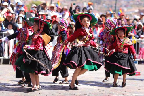 Cusco: niños de Inicial derrochan identidad y orgullo durante saludo a la ciudad imperial