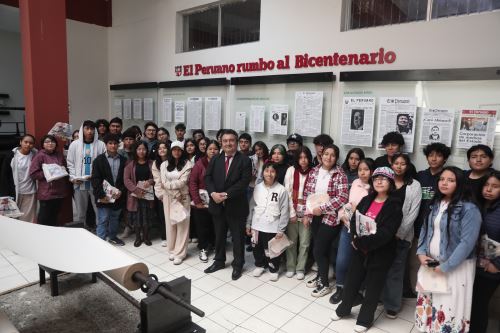 Estudiantes de la Universidad César Vallejo visitan Editora Perú como parte del programa "Vive Andina"