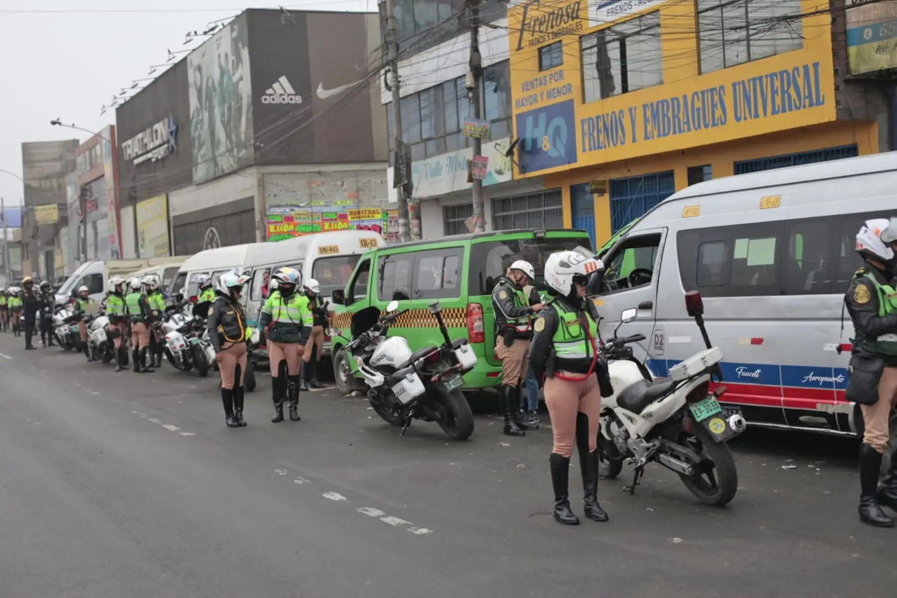 En un trabajo articulado con la Policía Nacional del Perú (PNP), la Autoridad de Transporte Urbano para Lima y Callao (ATU) realizó un operativo contra el transporte informal en la Panamericana Norte.

Foto: ANDINA/Lino Chipana