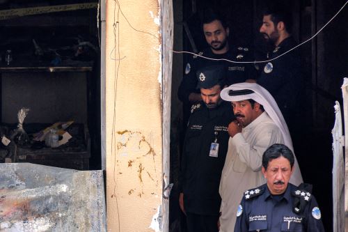 Más de 40 muertos por incendio en edificio de Kuwait