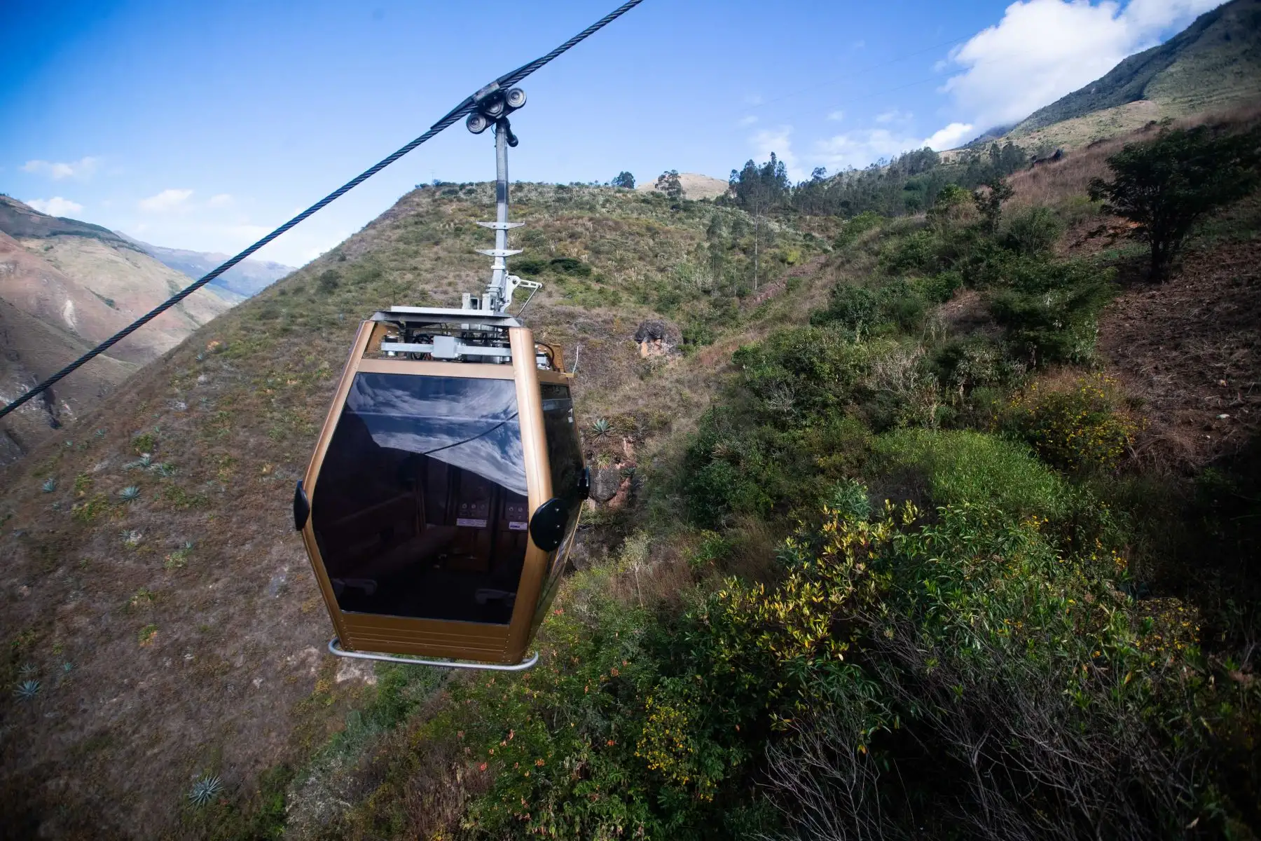 En el año 2017 se puso en marcha el proyecto de Telecabinas Kuélap, que consiste en trasladar a los turistas desde Nuevo Tingo hasta la entrada a la zona arqueológica en cabinas tipo teleférico en tan solo 20 minutos. Foto: ANDINA/Daniel Bracamonte