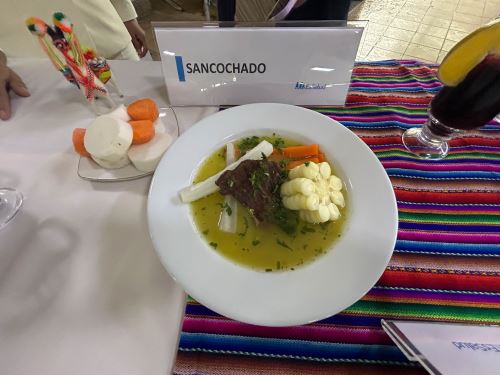 Nutricionista recomendó una alimentación equilibrada de acuerdo a la edad de la persona y la labor que realizan. Foto: ANDINA/Difusión