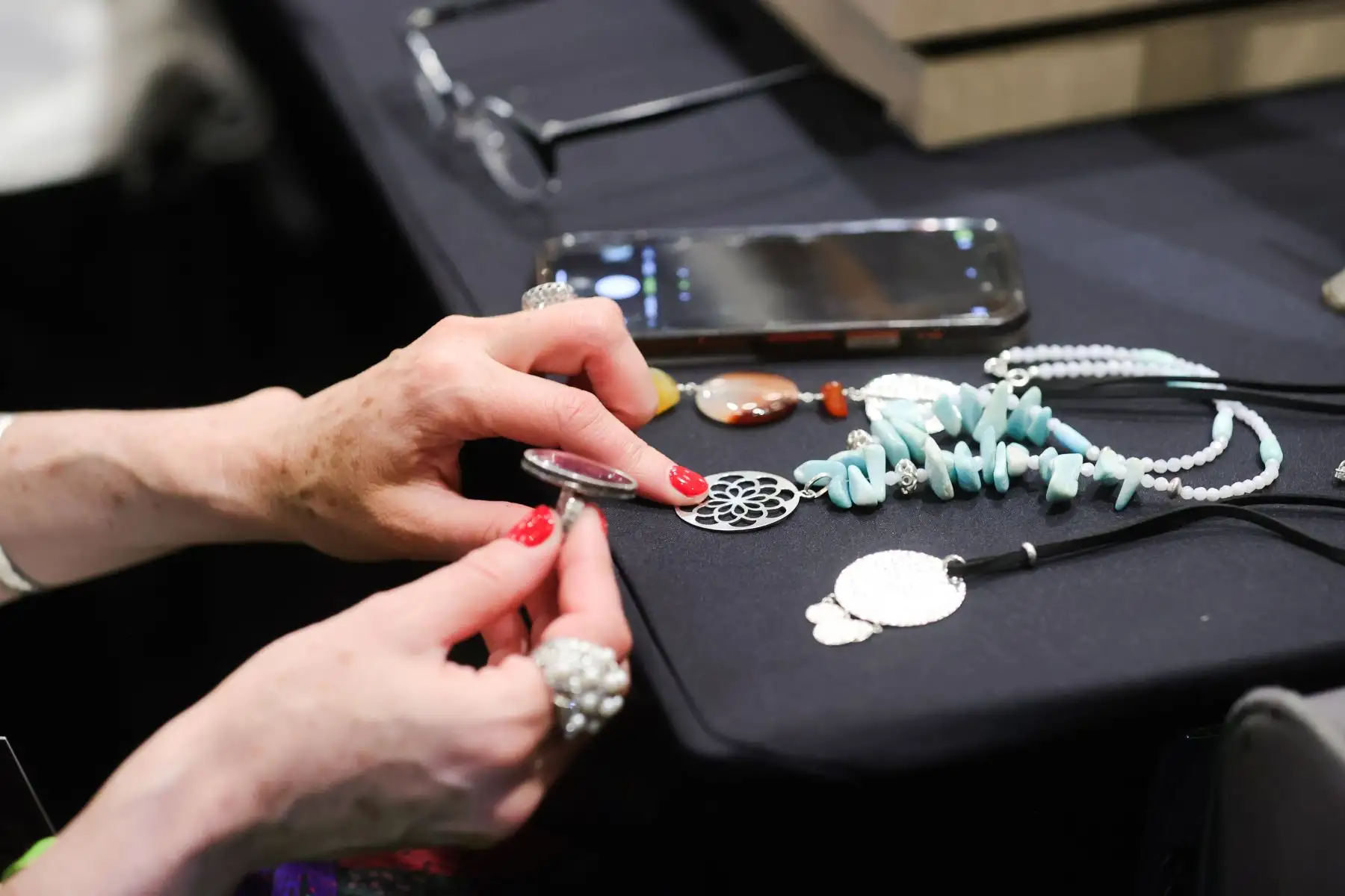 En cuanto al sector vestimenta y decoración, los principales productos son artículos de joyería de los demás metales preciosos (USD 86 millones), artículos de joyería de plata (USD 5 millones). Foto:ANDINA/Melina Mejía