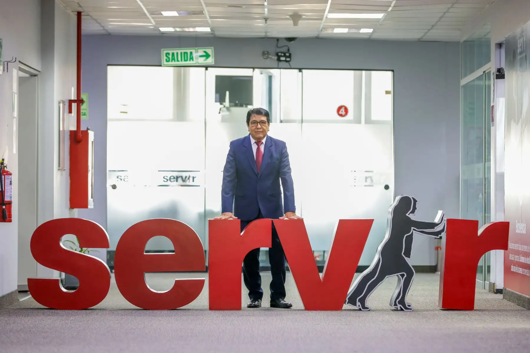 El doctor Gualberto Segovia Meza es uno de los 514 gerentes públicos de la Autoridad Nacional del Servicio Civil (Servir), reconocido por impulsar una buena práctica: un modelo de gestión del cambio que incorpora la interculturalidad en los servicios de salud. ANDINA/ Luis Iparraguirre.