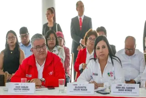 Sobre la problemática ambiental del río Coralaque, el ministro Castro sostuvo que existe un plan de recuperación con su respectivo financiamiento.