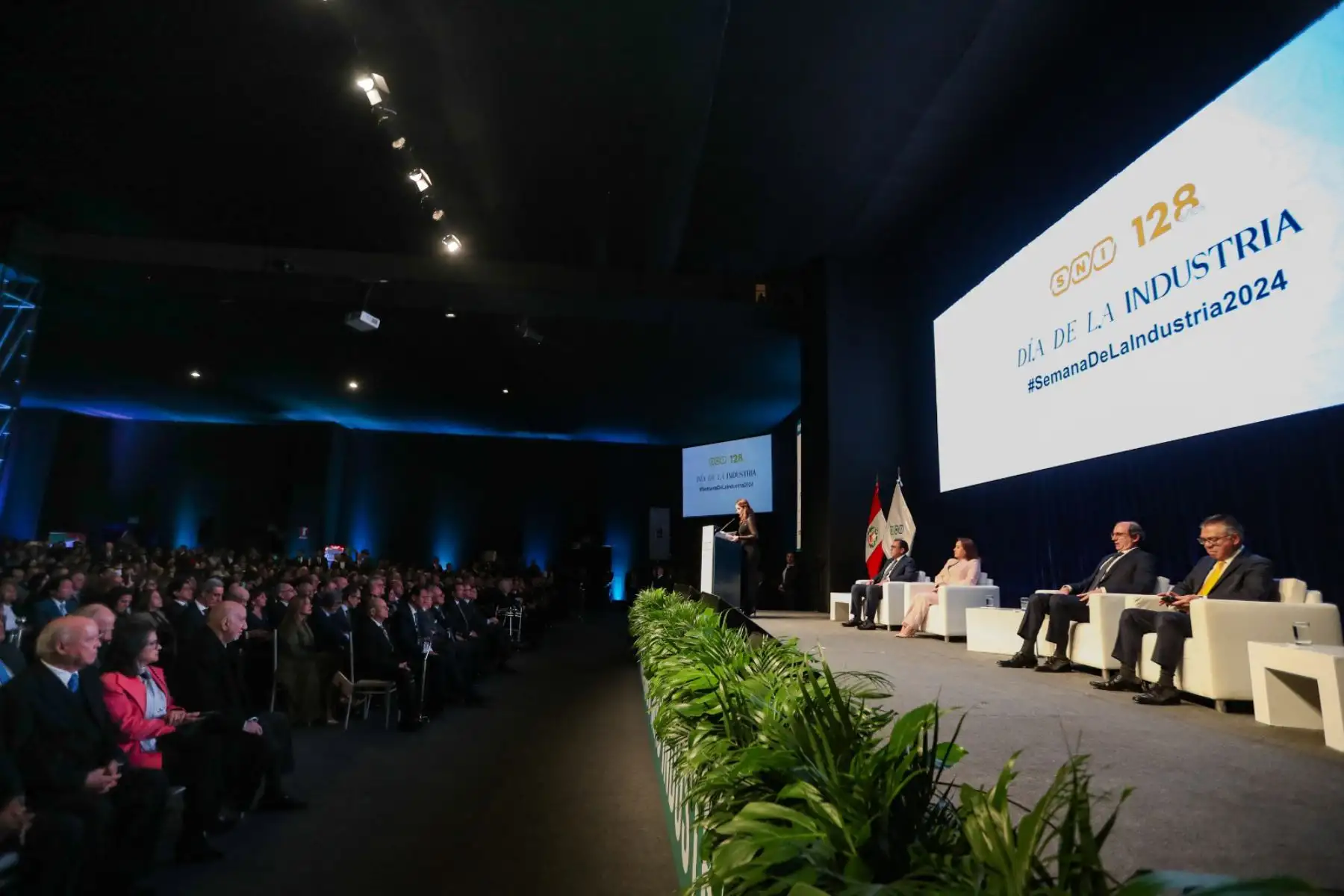 Presidenta Dina Boluarte Zegarra participa en la ceremonia por el 128º Aniversario de la Sociedad Nacional de Industrias y el Día de la Industria.
Foto: ANDINA/Prensa Presidencia