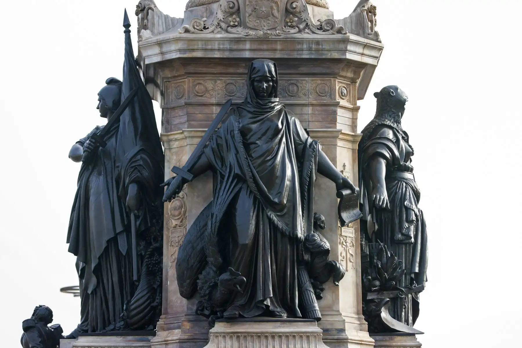 La remodelación de la plaza Dos de Mayo en el Cercado de Lima forma parte de una política de ejecución de obras para la recuperación del Centro Histórico de la ciudad, a cargo de la Municipalidad Metropolitana de Lima. Foto: ANDINA/Luis Iparraguirre