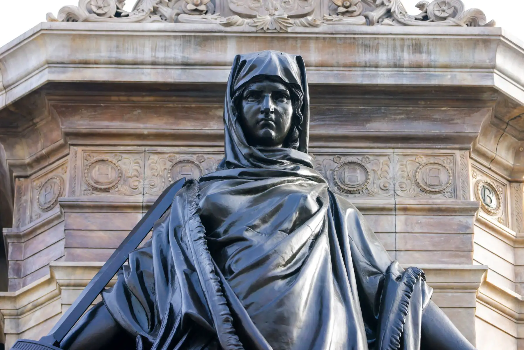 La remodelación de la plaza Dos de Mayo en el Cercado de Lima forma parte de una política de ejecución de obras para la recuperación del Centro Histórico de la ciudad, a cargo de la Municipalidad Metropolitana de Lima. Foto: ANDINA/Luis Iparraguirre