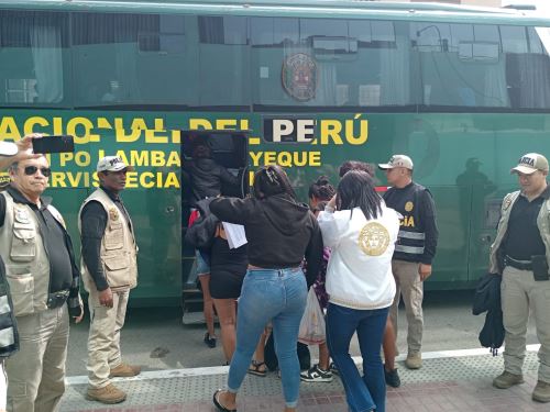 Migraciones expulsa a 18 ciudadanos extranjeros intervenidos en la ciudad de Chiclayo por encontrarse en situación migratoria irregular. ANDINA/Difusión