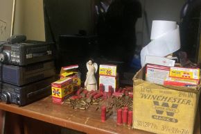 PNP interviene taxi lleno de armas y municiones en Surquillo . Foto: PNP