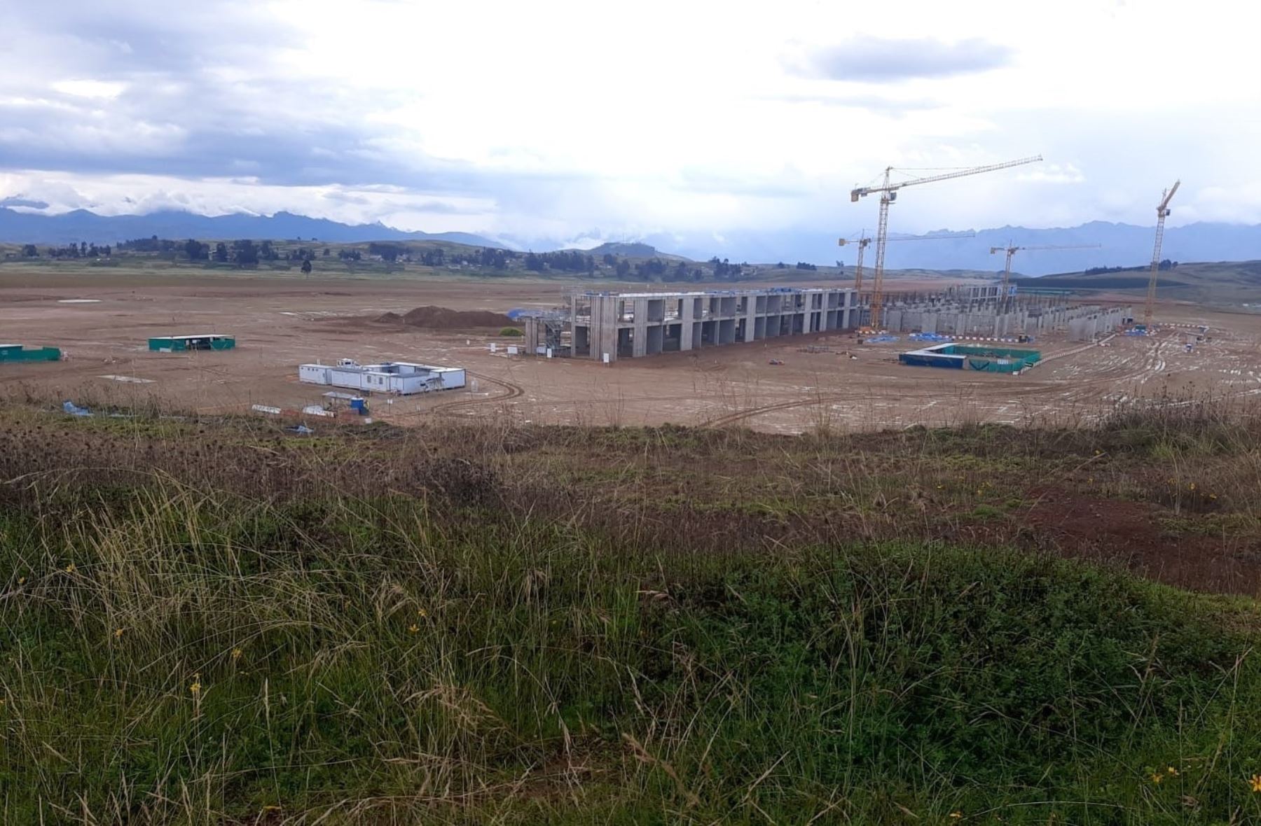 La Contraloría advirtió que existe una demora en la ejecución de las obras del aeropuerto de Chinchero, en Cusco, y que este retraso podría afectar el cumplimiento de la conclusión de los trabajos previstos para julio de 2025.