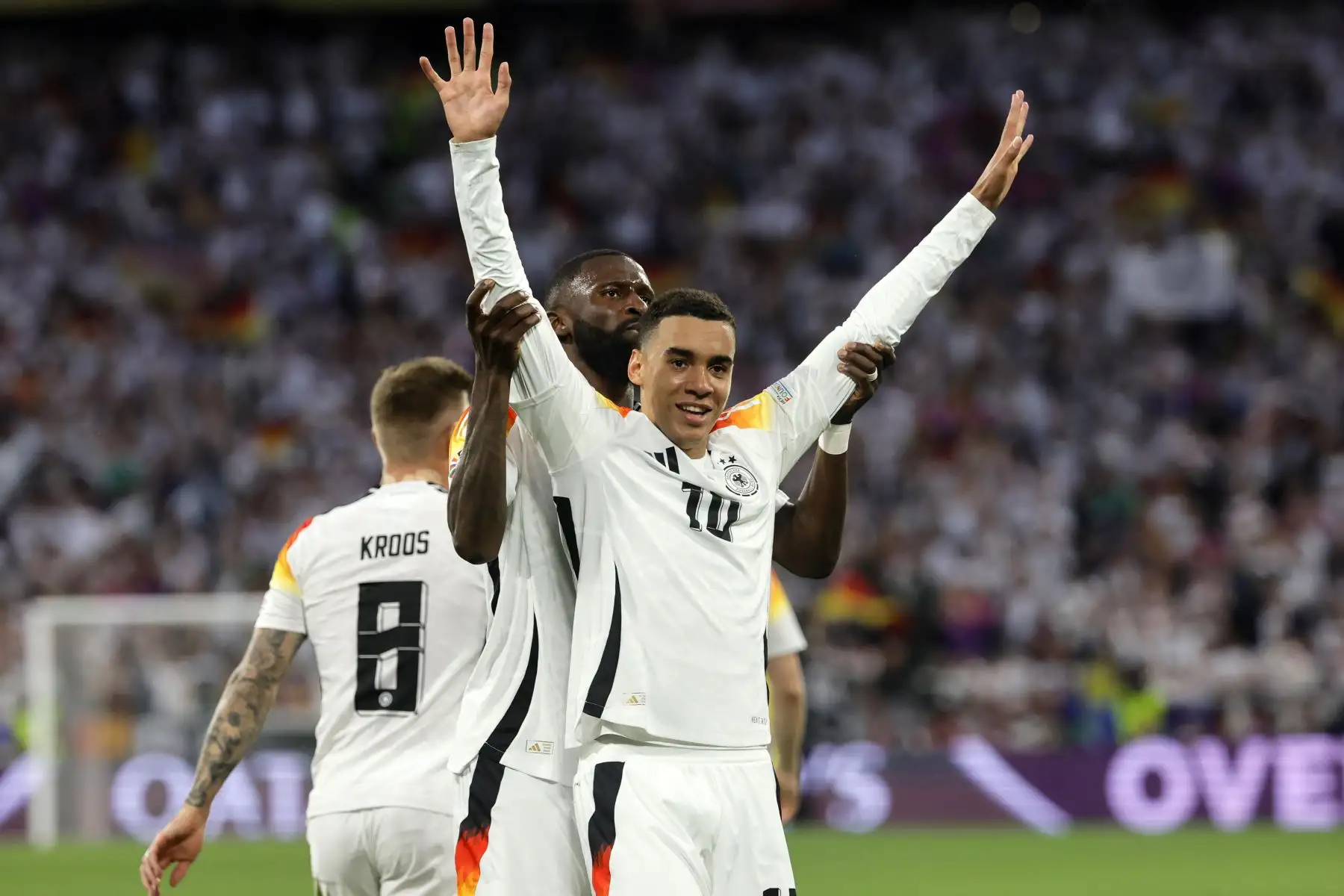 Jamal Musiala de Alemania celebra tras marcar el gol de 2-0 durante el grupo de la UEFA EURO 2024, un partido entre Alemania y Escocia en Munich, Alemania. Foto: ANDINA/ EFE