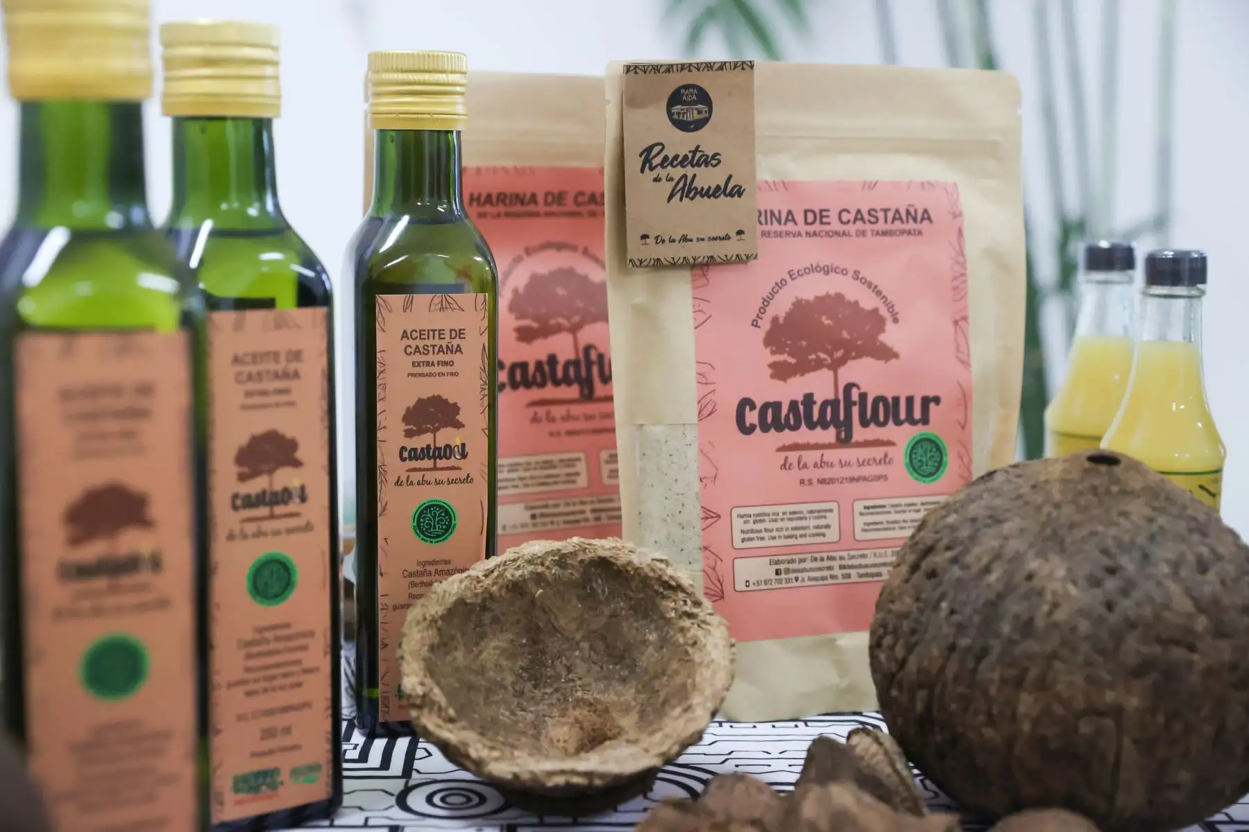 En esta rueda de negocios, participarán 60 productores locales y nacionales, quienes ofrecerán productos procesados (castaña amazónica deshidratada, mermelada de frutas, salsa de ajíes, encurtidos, aceites, entre otros), frescos y congelados (banano orgánico, mango, limón, papayita andina congelada, piña Golden, palta, guanábana congelada), funcionales (harinas de super foods, aceites vegetales y snacks), cacao y café. Foto: ANDINA/Melina Mejía