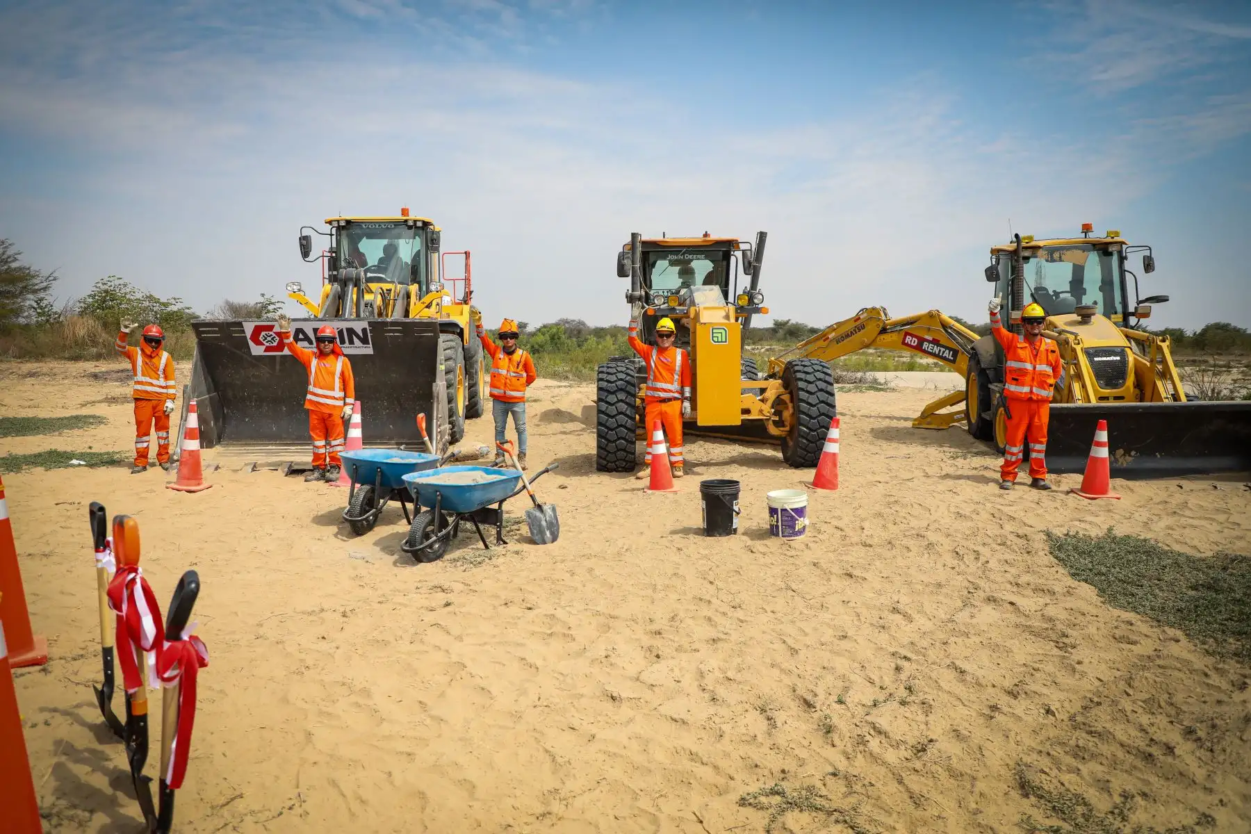 La Autoridad Nacional de Infraestructura (ANIN) dio inicio a la construcción de las defensas ribereñas del río Motupe, con la colocación simbólica de la primera piedra de este proyecto, que beneficiará a más de 32 mil habitantes de la provincia de Lambayeque, y que tiene una inversión estimada de 455 millones de soles.
Foto. Difusión