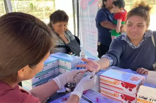 Los pacientes con VIH-SIDA del ámbito de la Diris Lima Este reciben atención integral en 13 establecimientos de salud, 9 en el primer nivel de atención y 4 en el segundo y tercer nivel de atención. ANDINA/Minsa.