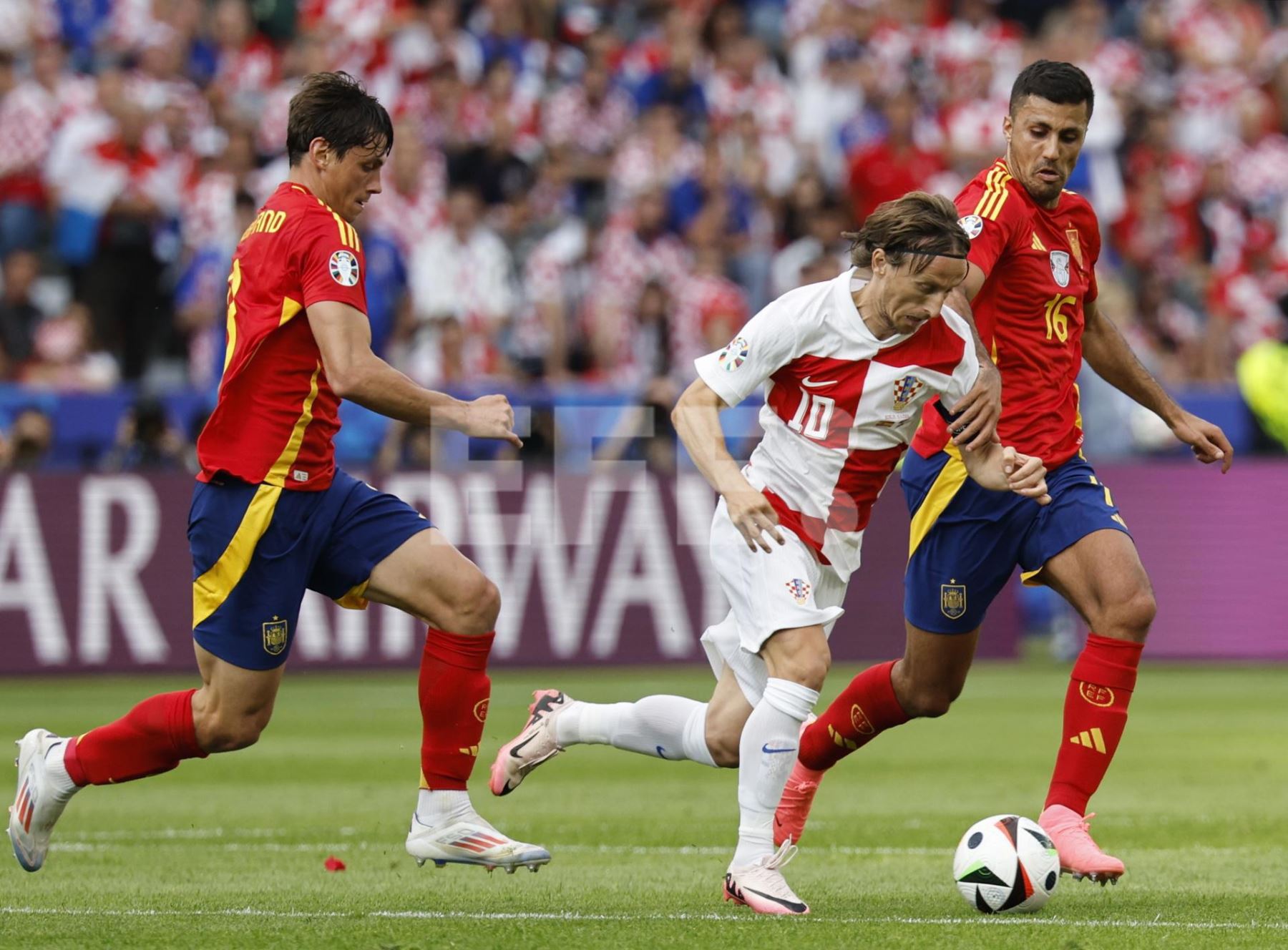 Luka Modric de Croacia en acción durante el partido del grupo B de la UEFA EURO 2024 entre España y Croacia. EFE