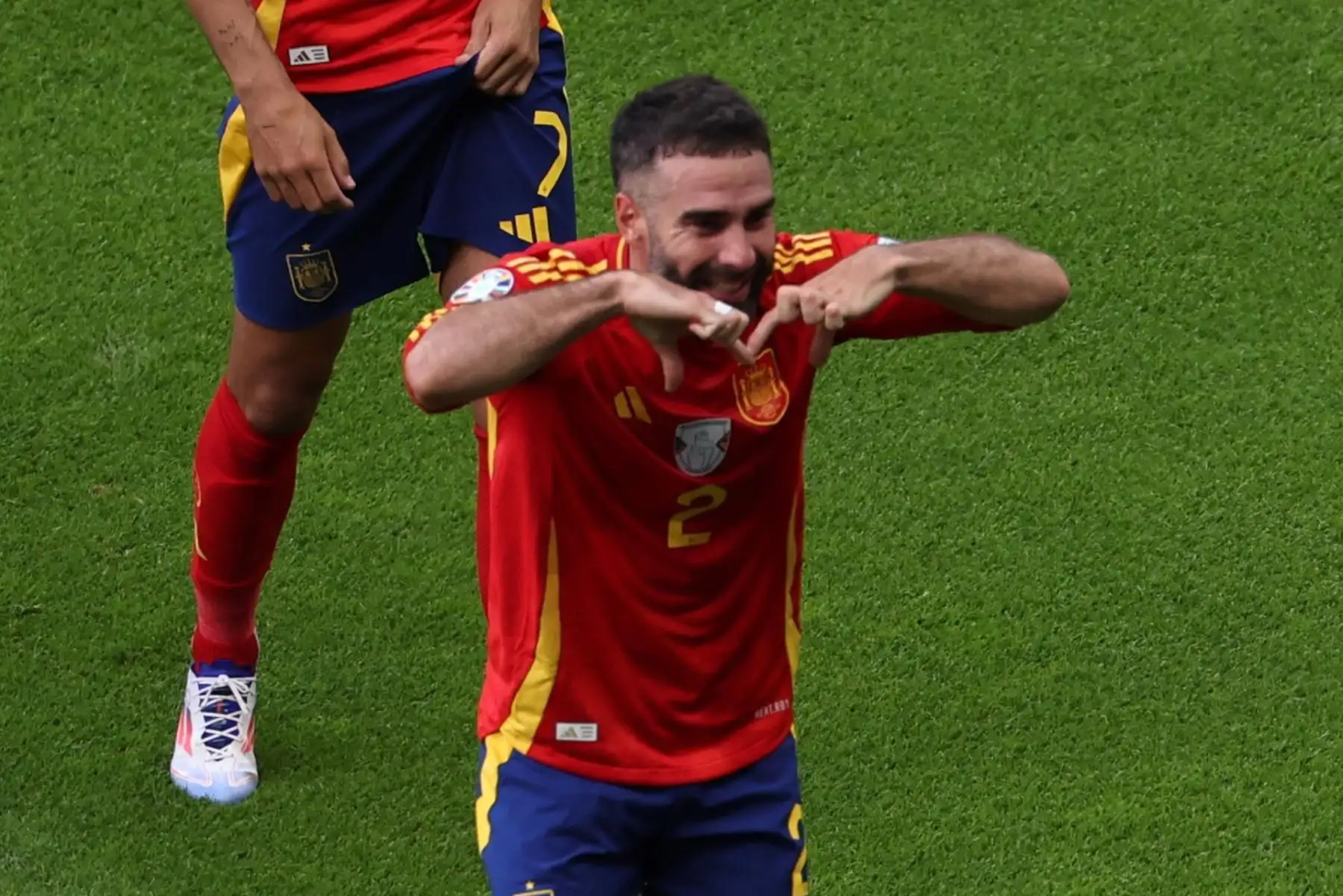 Dani Carvajal de España celebra tras marcar el gol 3-0 durante el partido del grupo B de la UEFA EURO 2024 entre España y Croacia. EFE