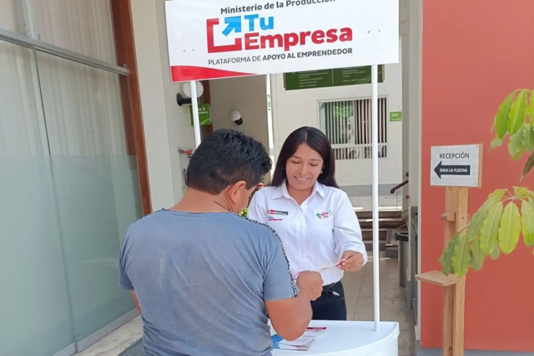 Para este año, los emprendedores y empresarios mype de Tacna podrán beneficiarse continuamente de capacitaciones en formalización, desarrollo productivo, acceso al financiamiento, gestión empresarial, digitalización, entre otros.