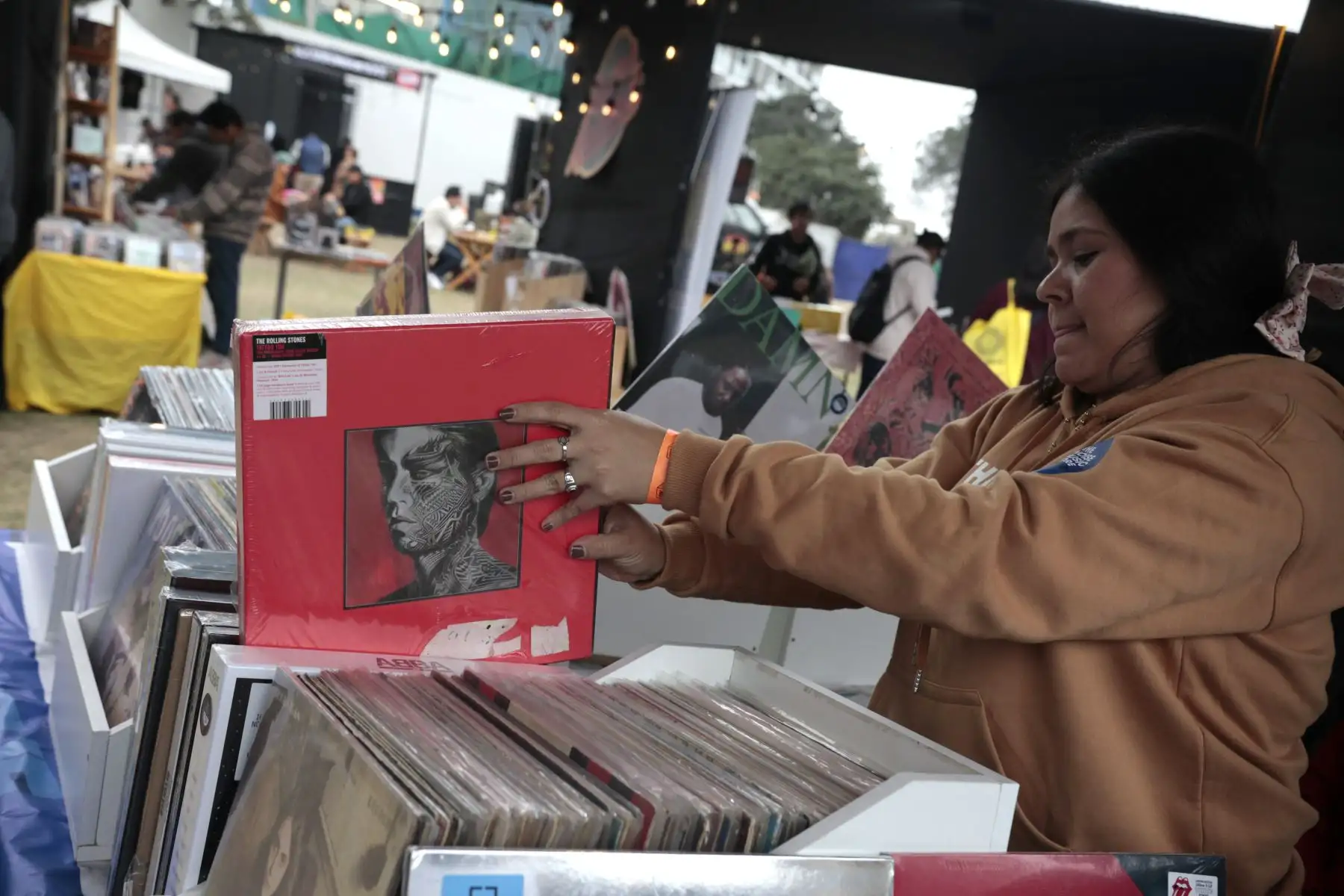El Festival Internacional del Vinilo ofrece en su sexta edición con una serie de   espectáculos en la Concha Acústica del Campo de Marte.
Foto:ANDINA /Lino Chipana