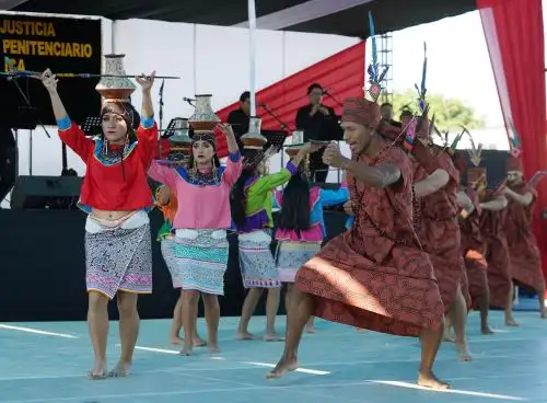 Un inolvidable espectáculo brindó el Ballet Folclórico Nacional en el establecimiento penal de Ica, como parte de un convenio suscrito por los ministerios de Justicia y Cultura. Foto: Genry Bautista