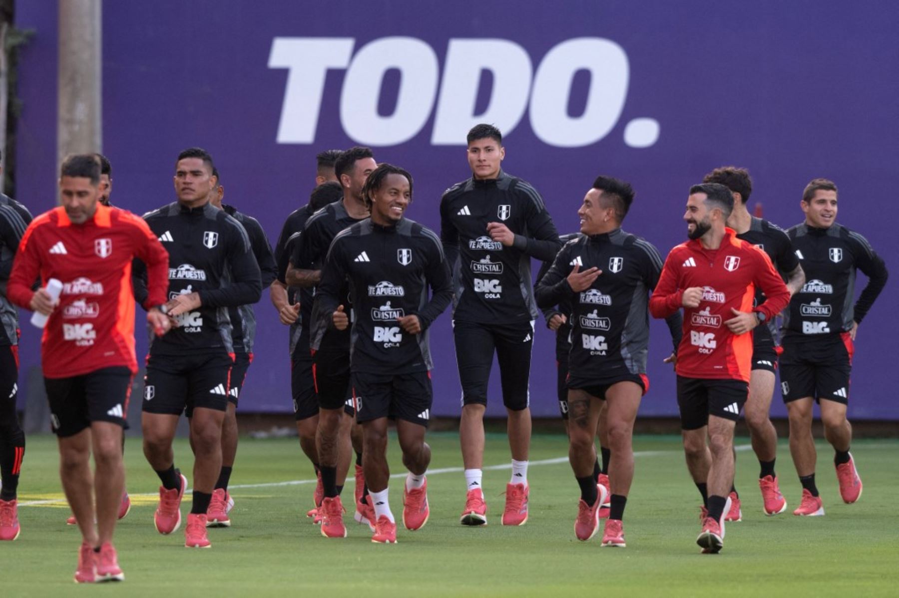 La selección peruana tiene la tarea de enderezar el rumbo