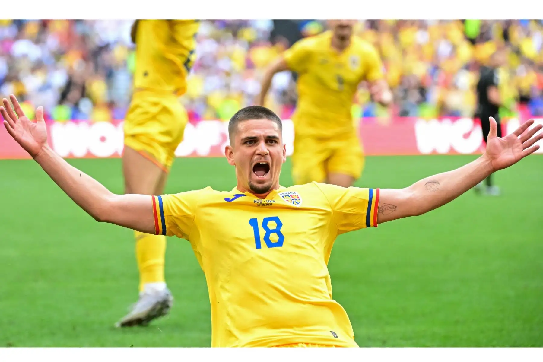 El centrocampista rumano, Razvan Marin celebra marcar el segundo gol de su equipo durante el partido de fútbol del Grupo E de la UEFA Euro 2024 entre Rumania y Ucrania en el Munich Football Arena en Munich.
Foto: AFP