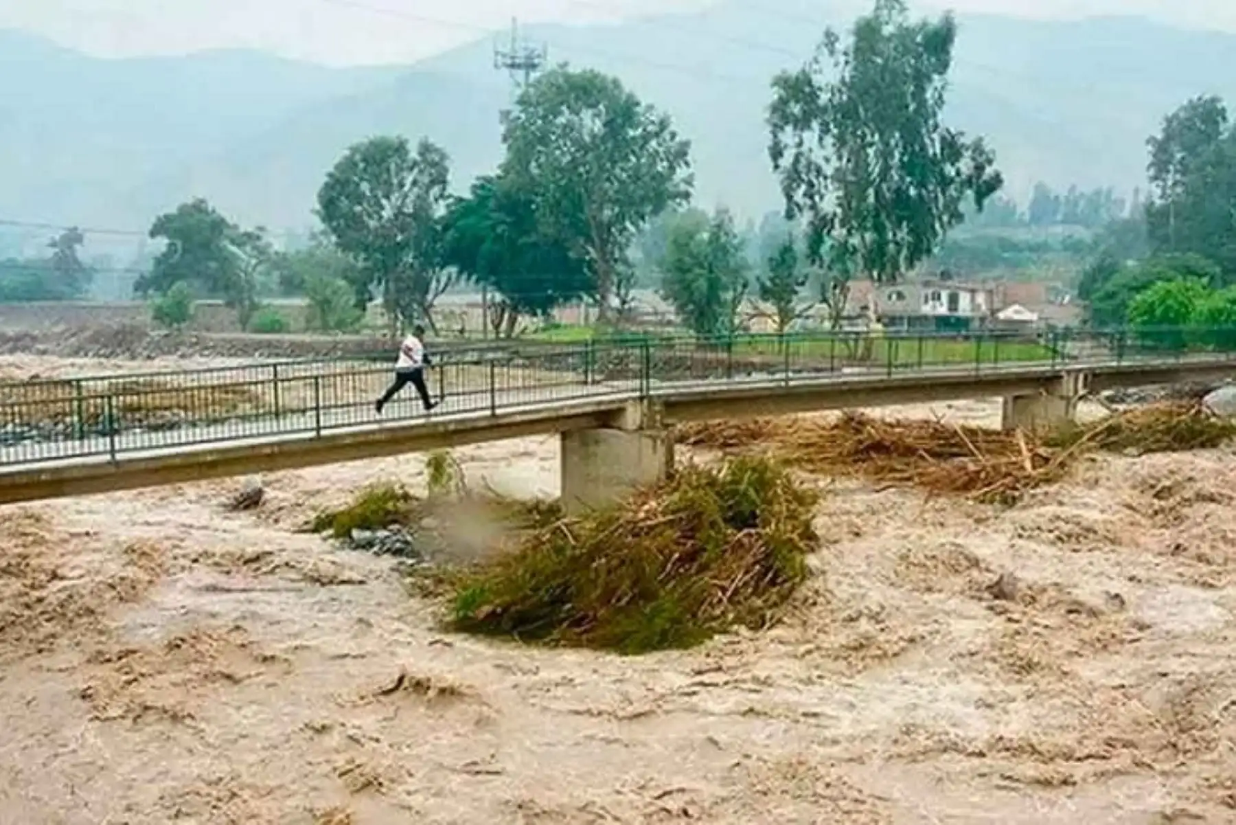Enfen: monitoreo a El Niño es permanente tras previsión que continuará hasta diciembre