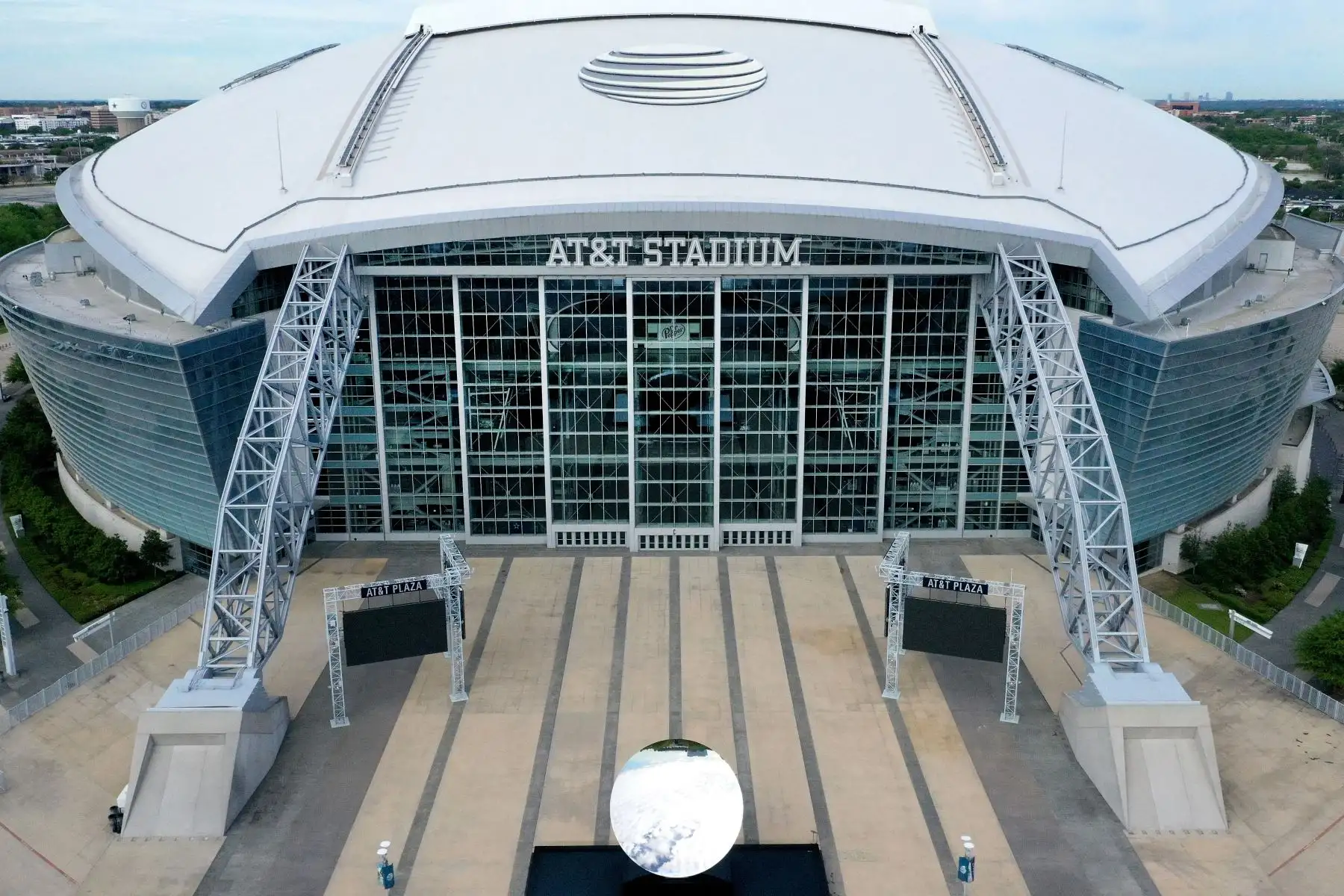 Una vista aérea con drones del estadio AT&T, donde juega el equipo de fútbol americano de la NFL de los Dallas Cowboys, en el que Perú debutará en la Copa América frente a Chile por el Grupo A, este 21 de junio. Foto: AFP
