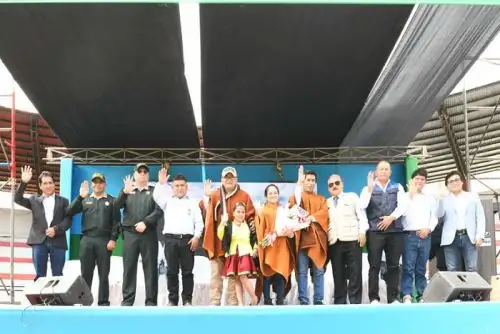 El ministro Santiváñez visitó la Comisaría Sectorial PNP de Cajabamba, en donde al personal de la Policía Nacional.