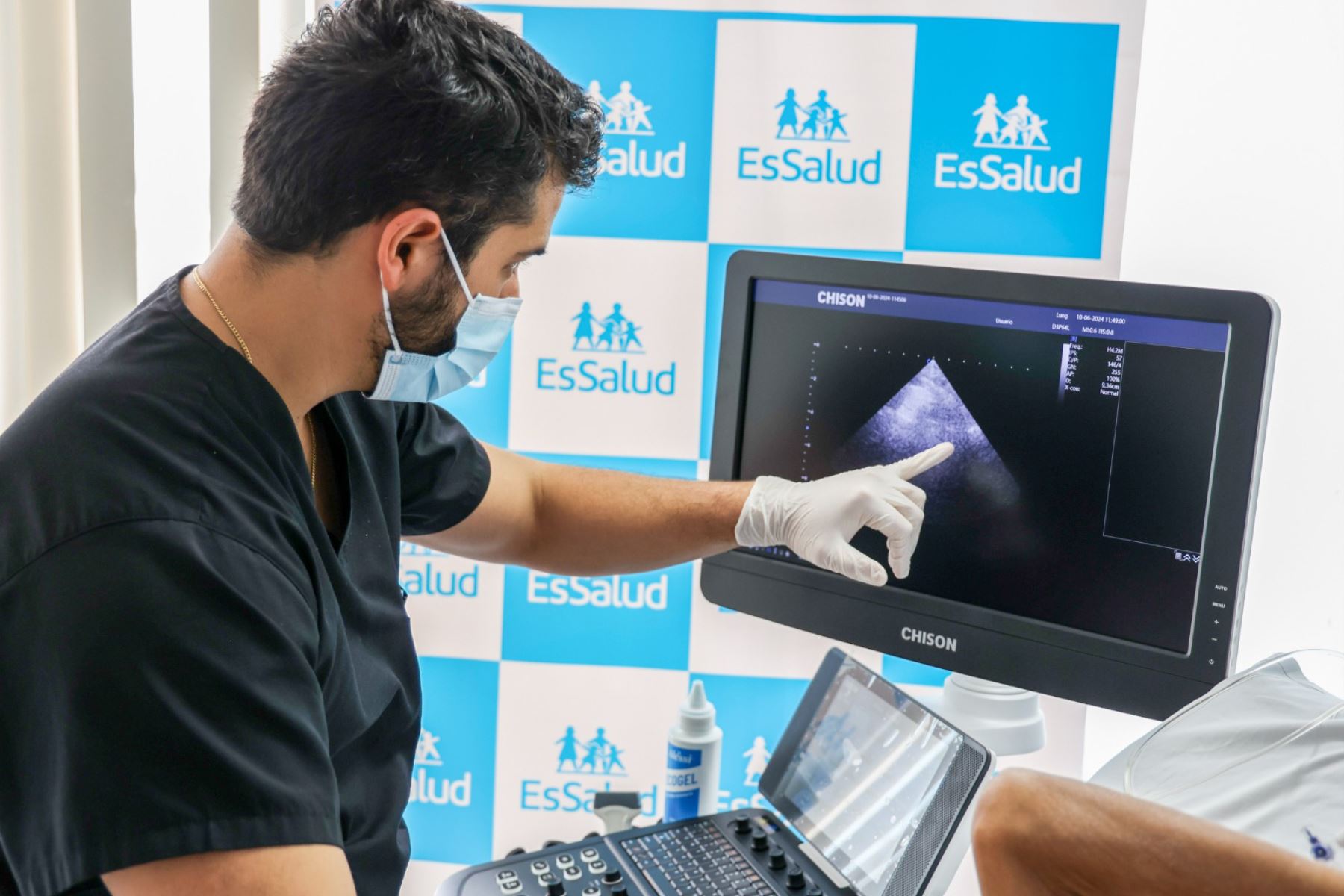 Hospital Rebagliati de EsSalud cuenta con tres nuevos ecógrafos de última tecnología para brindar un diagnóstico y tratamiento oportuno. Foto: EsSalud/difusión.