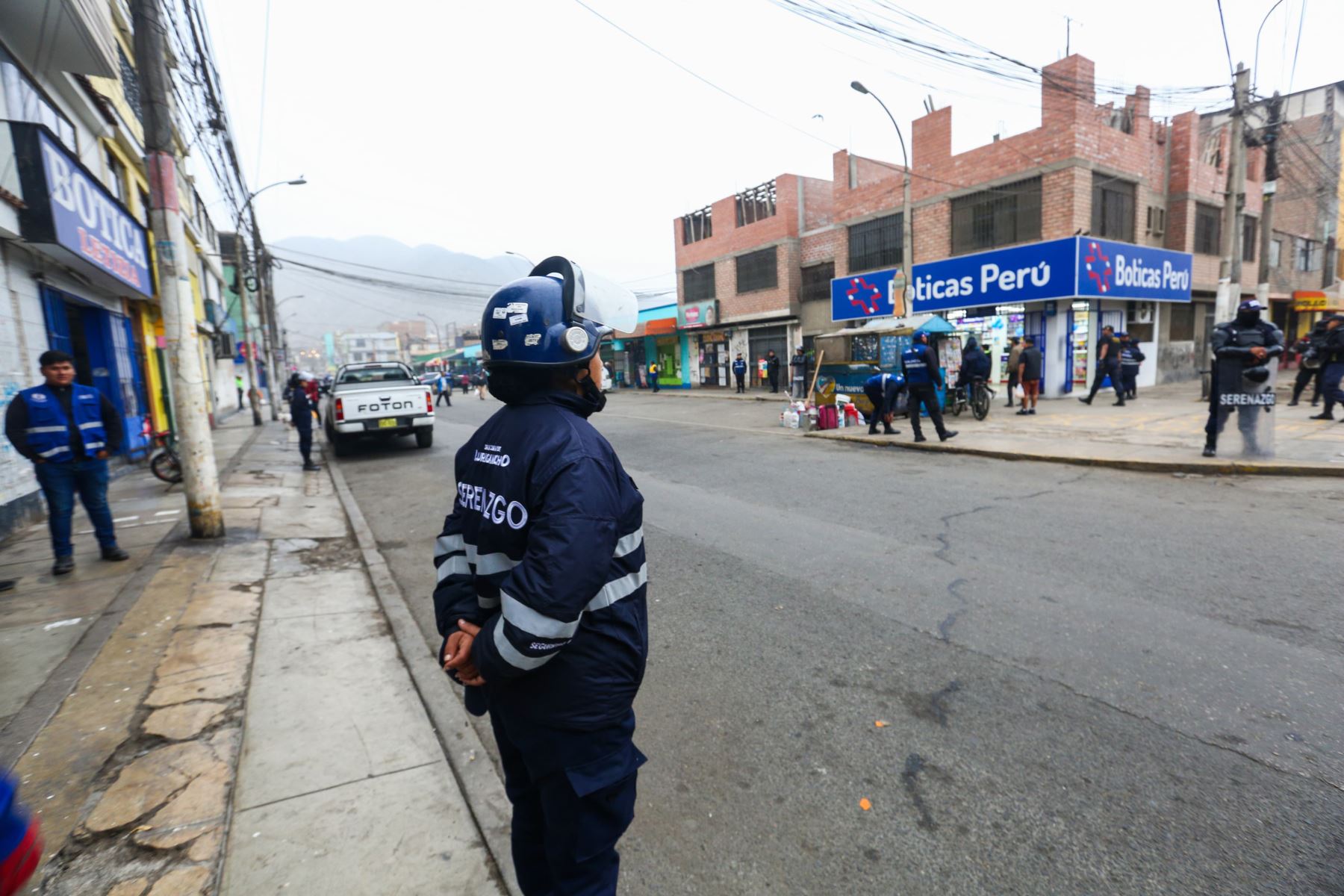 Alrededor de las 2 a.m. la municipalidad de San Juan de Lurigancho intervino Mangomarca, una zona urbanizada que había sido invadida por el comercio informal y mototaxis irregulares. Foto: ANDINA/Difusión