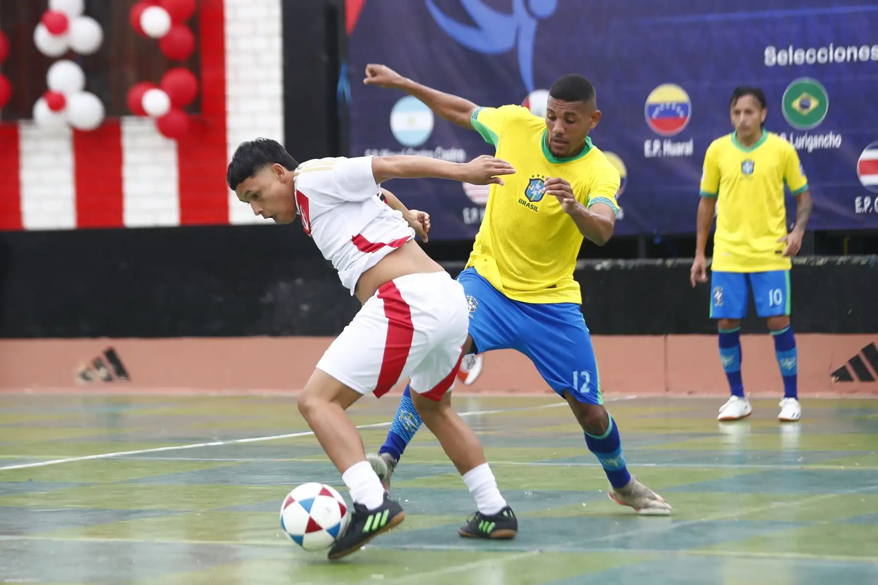 Internos de los penales de Lurigancho y del Callao se enfrentan en partido de fútbol por el grupo A de la Copa América Penitenciaria 2024, en la que participan reclusos de 12 centros penitenciarios del país. Foto: ANDINA/Daniel Bracamonte