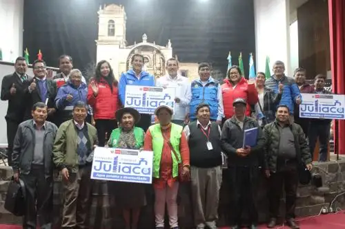 El viceministro de Construcción y Saneamiento, Christian Barrantes, lideró reunión con autoridades, dirigentes y beneficiarios de megaproyecto de agua potable y alcantarillado de Juliaca. Foto: ANDINA/MVCS