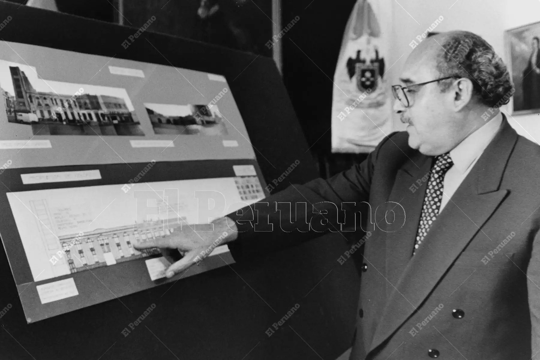 Lima - 21 febrero 1996 / El alcalde de Lima, Alberto Andrade Carmona, presenta nuevos proyectos para la recuperación del Centro Histórico de Lima. Foto: Archivo Histórico de El Peruano
