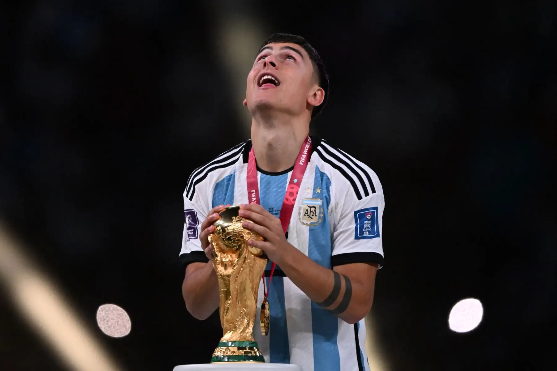 Otra de las faltas más llamativas en esta Copa América. Paulo Dybala tampoco cuenta esta vez para el seleccionador Lionel Scaloni. El campeón del mundo en Catar quedó fuera de la lista de 26 pese a cumplir una campaña destacada en el Roma, con 16 goles y 10 asistencias. Foto: AFP