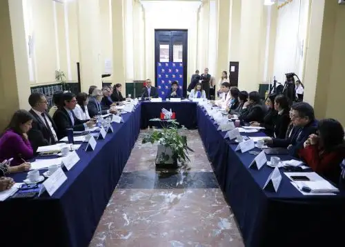 En reunión con autoridades regionales de Ucayali, el viceministro del Minsa, Ciro Mestas, anunció que se coordinan estrategias para incrementar el personal de salud en el Hospital Regional de Pucallpa.