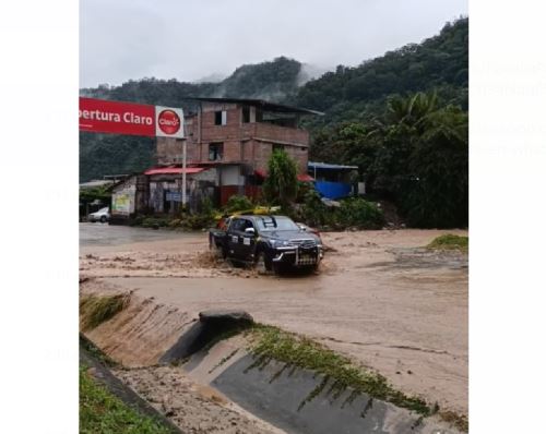 Varias viviendas inundadas y vías anegadas dejó la caída de una lluvia intensa de seis horas que se registró en la madrugada de hoy en la provincia de Chanchamyo, en la selva de Junín. ANDINA/Difusión