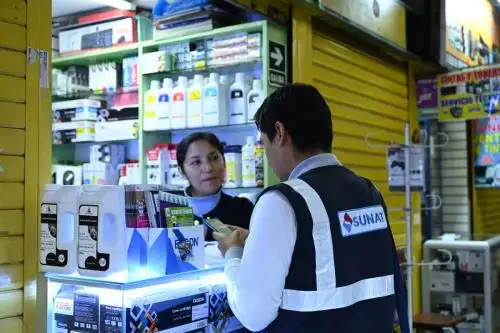 Sunat realizó visitas de orientación en el centro comercial Centro Lima. Foto: Cortesía.