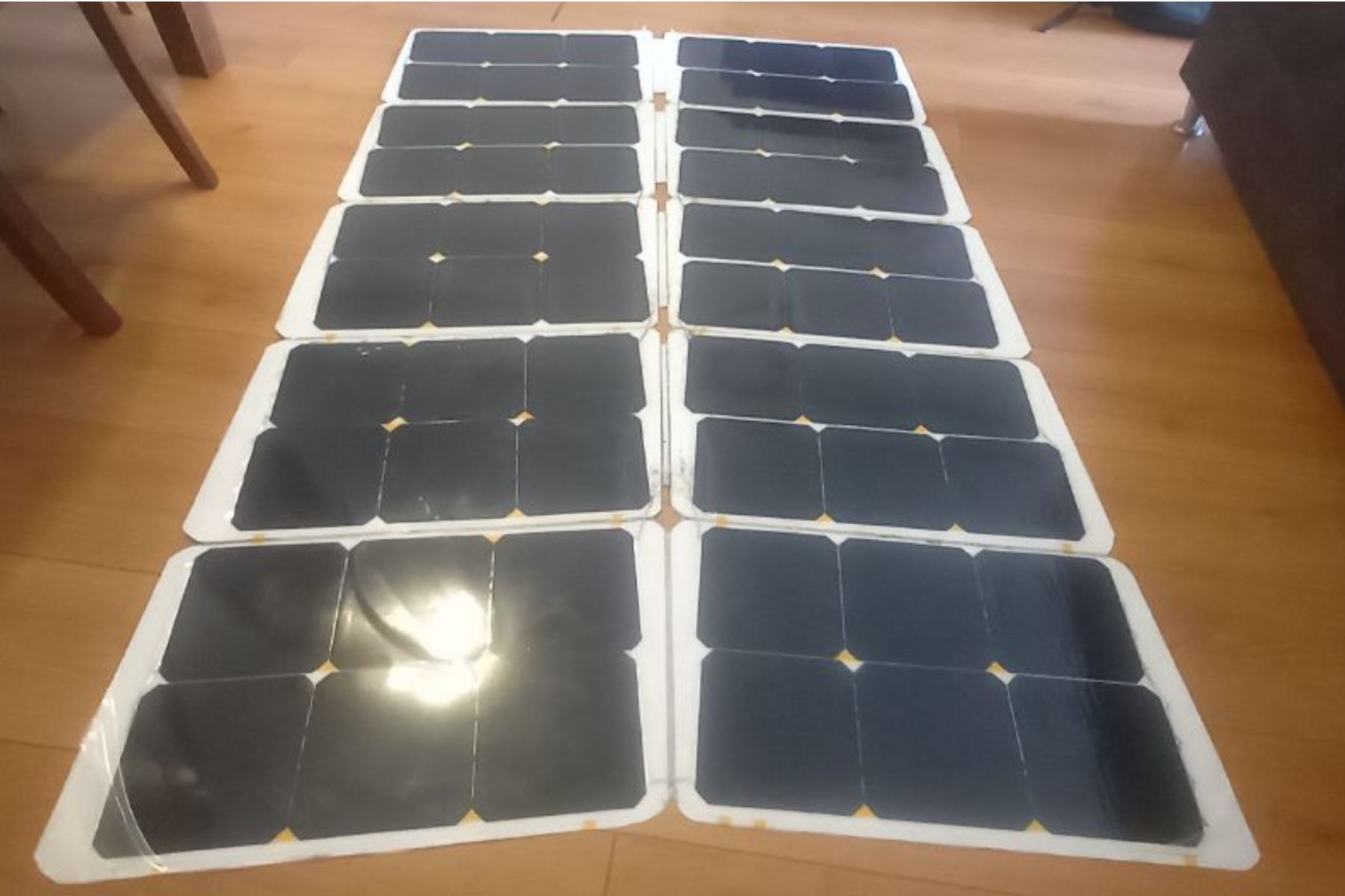El diseño del prototipo de panel solar plegable está inspirado en el patrón de origami Miura-Ori, utilizado para el despliegue de grandes paneles solares de satélites espaciales.