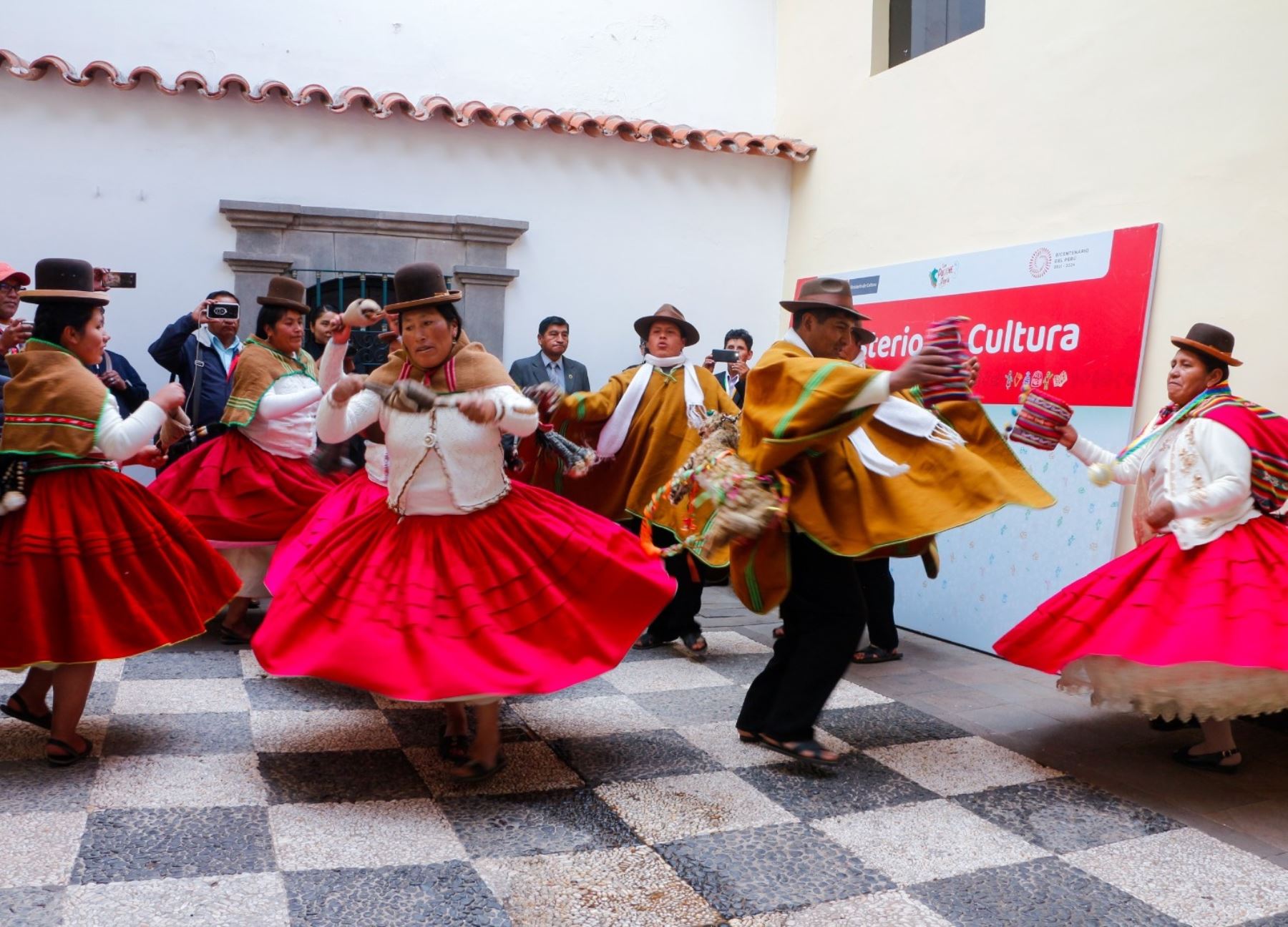 Autoridades y pobladores del distrito de San Antonio de Esquilache, ubicado en la provincia y región Puno, buscan que la danza "Uywa T