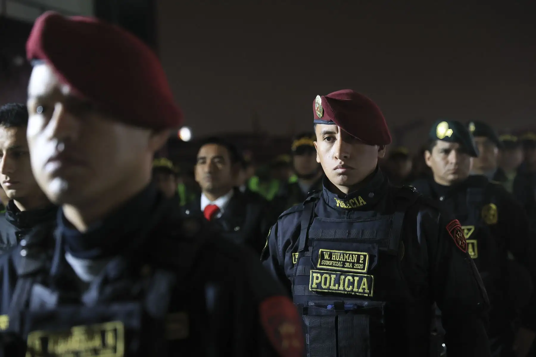 La presidenta de la República, Dina Ercilia Boluarte Zegarra, participó desde muy temprano en el operativo de la Policía Nacional del Perú "Amanecer Seguro", que se realizó en el Callao. Foto: ANDINA/Presidencia